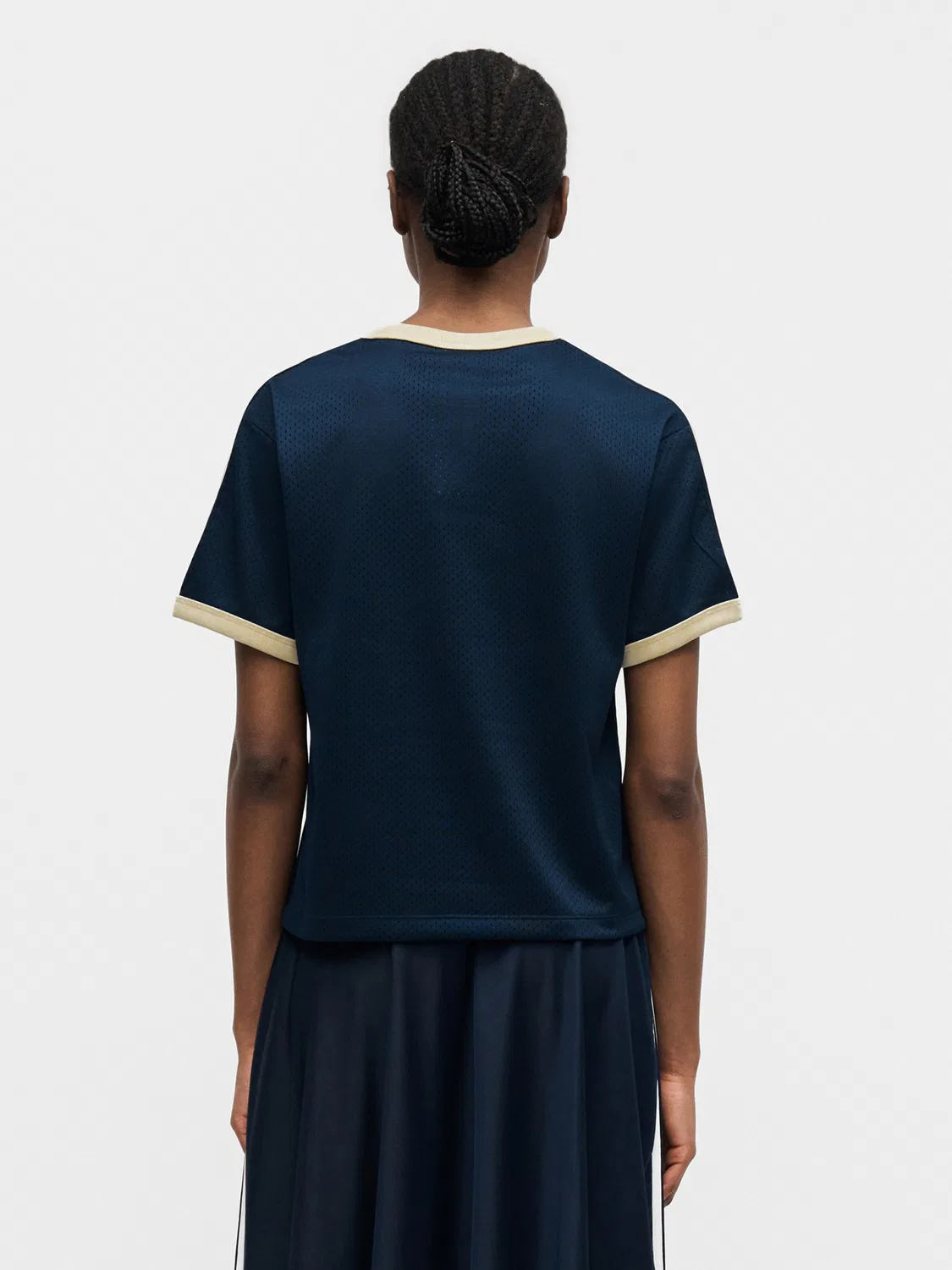 Футболка Adidas Originals Linear темно-синего цвета — фото 3