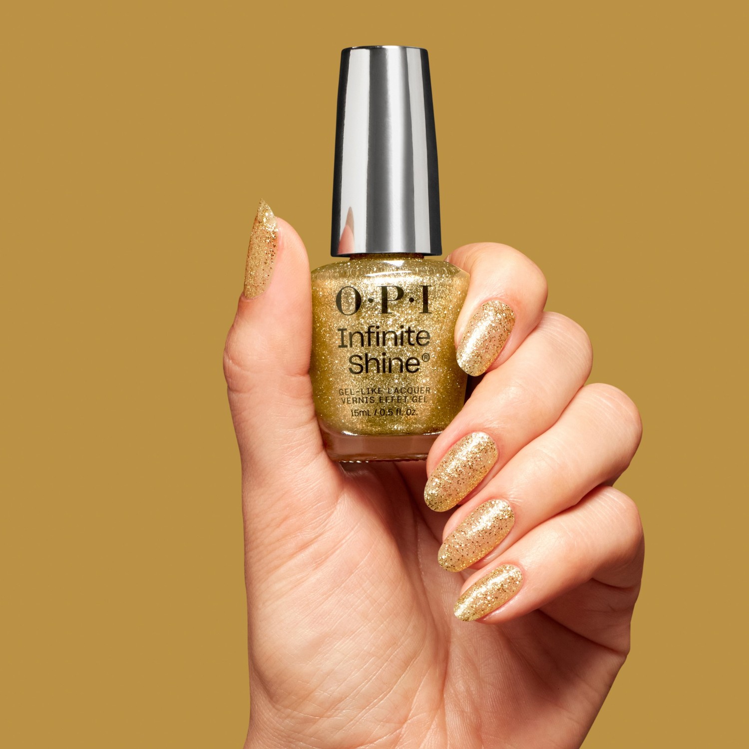 Лак для ногтей nail lacquer holiday 2025 - good enough to treat Opi, hrs22 - sugarlips on my tips, объем 15 мл — фото 3