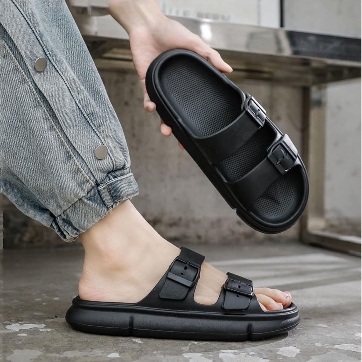 

Женские и мужские модные летние шлепанцы на плоской подошве для улицы, мягкие шлепанцы с толстой подошвой из ЭВА, шлепанцы для женщин (цвет: черный, размер: 38 EU) Txtc