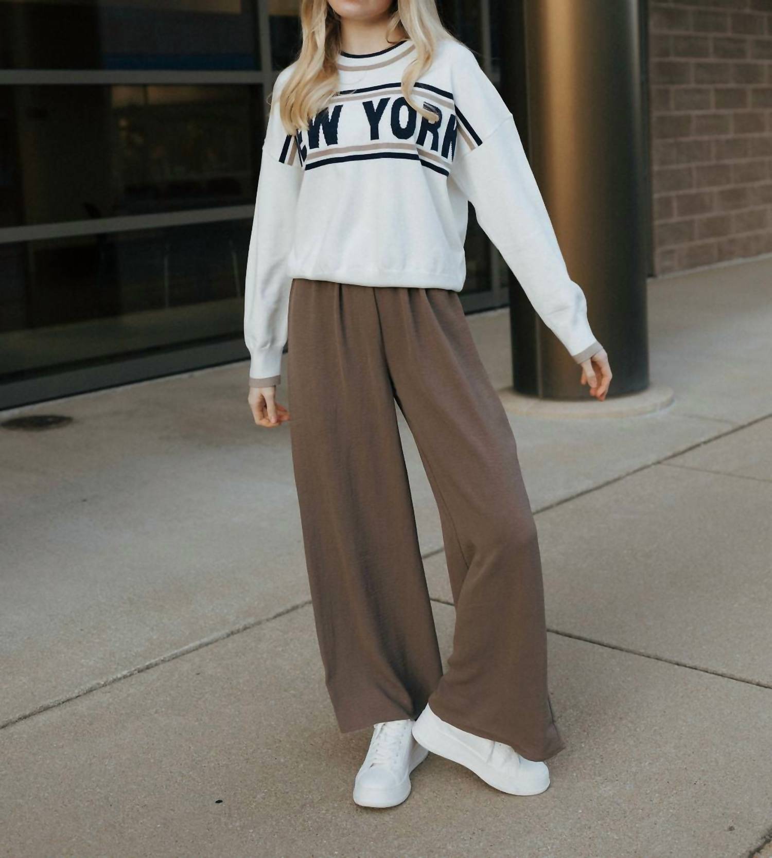 

Брюки с эластичной резинкой в коричневом цвете MIOU MUSE