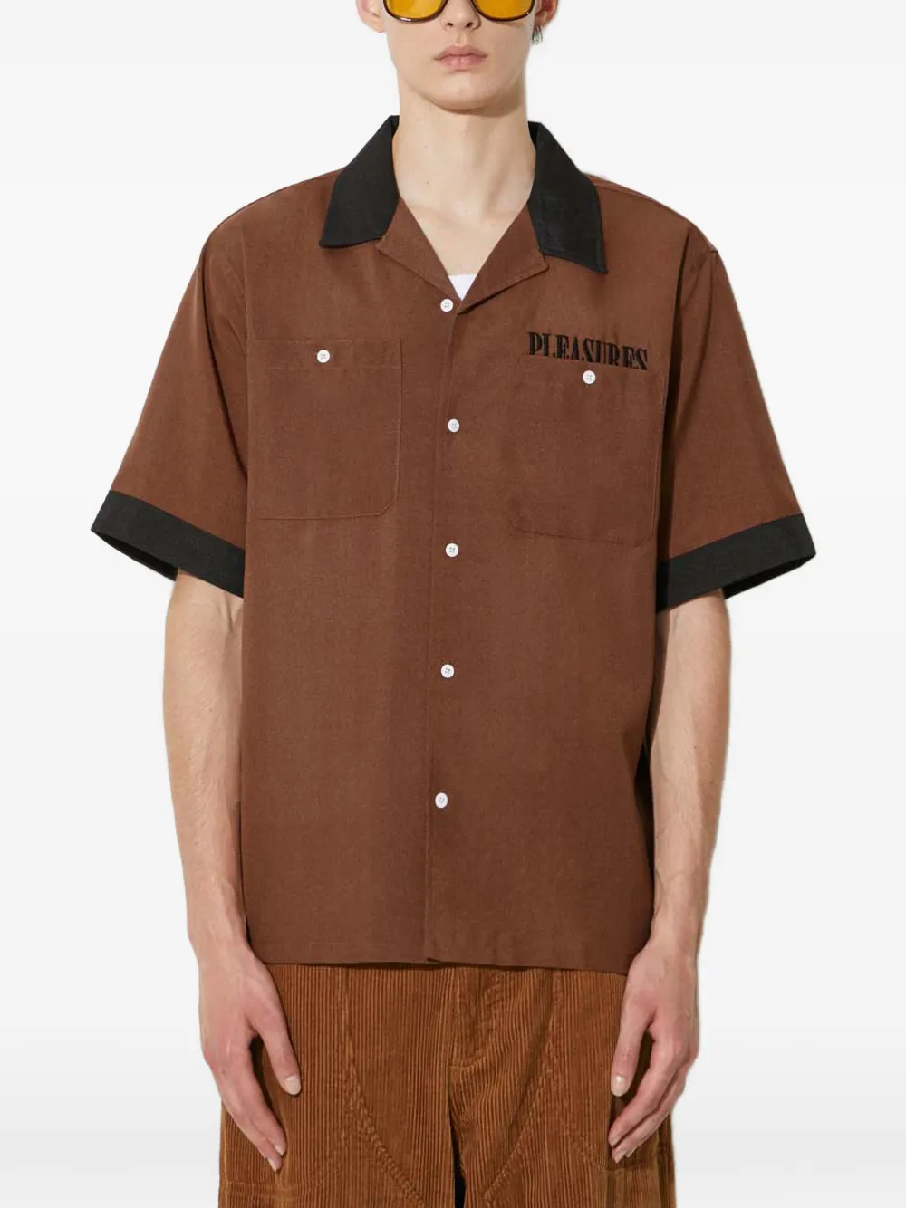 

Рубашка с контрастной отделкой и логотипом Pleasures, коричневый