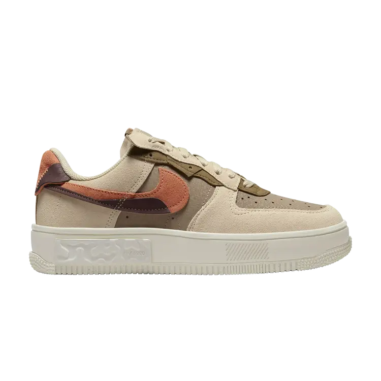 

Кроссовки Nike Wmns Air Force 1 Fontanka SP, бежевый