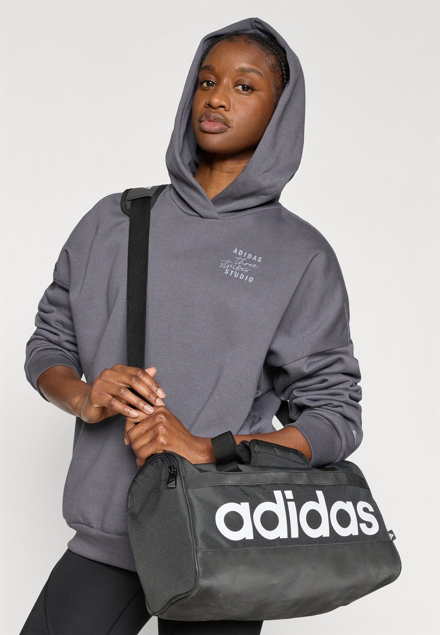 Худи Adidas Sportswear 3 STRIPES STUDIO HOODIE, Aurora Onix/Grey — фото 4