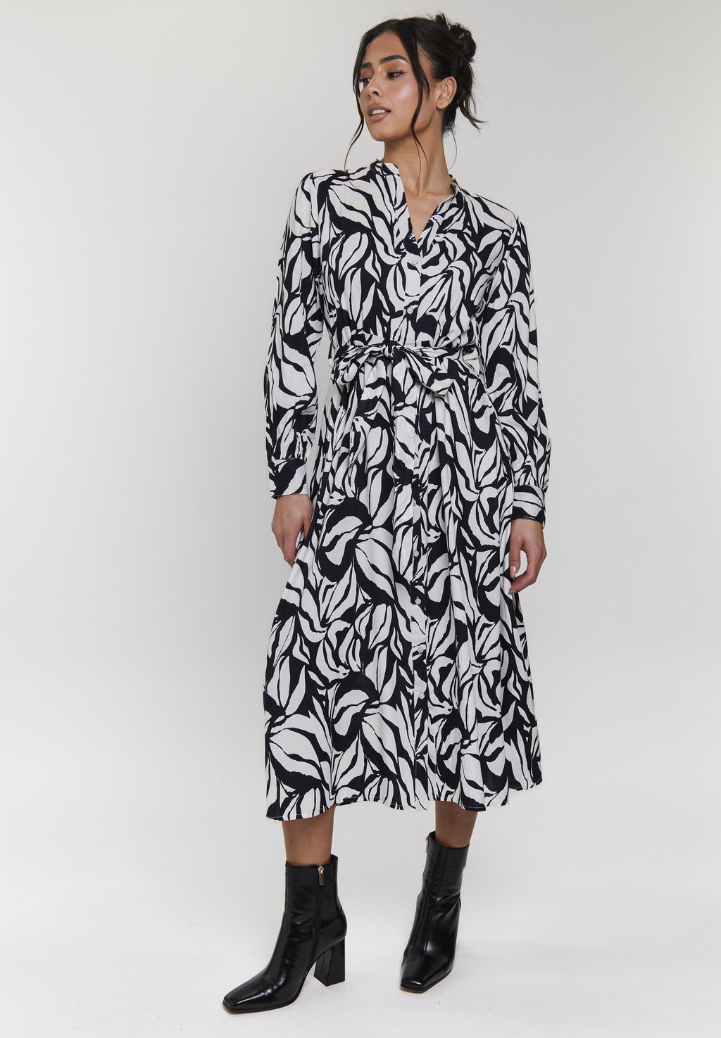 

Платье-рубашка LONG SLEEVE COLLAR TIE WAIST NEHRU South Beach, черный