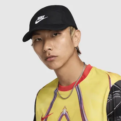 

Бейсболка Nike Fly Unstructured Futura Cap, черный/белый