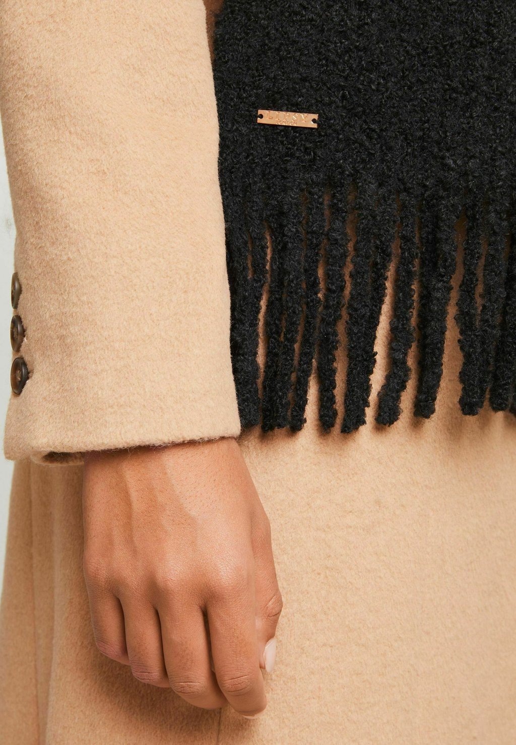 

Шарф COSY REGULAR FIT Lipsy, черный