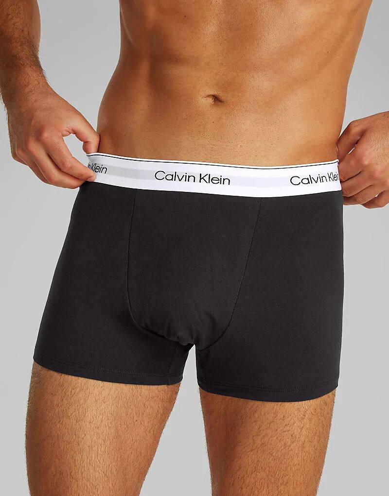 Комплект из 3 трусов-стринги Calvin Klein Icon Cotton Stretch с вытачками, черного цвета — фото 3