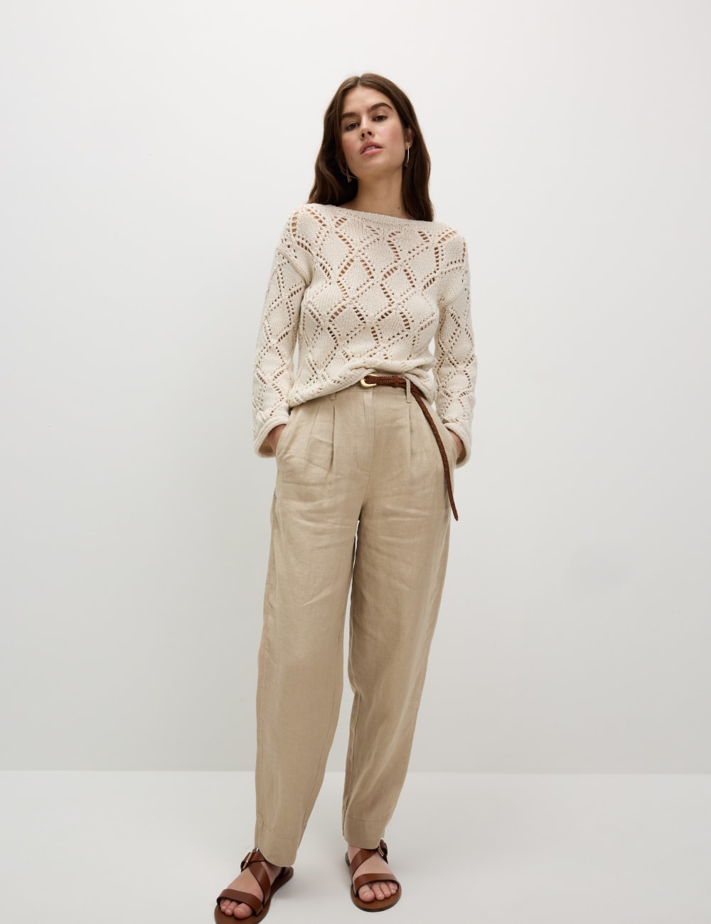 

Зауженные брюки из чистого льна Marks & Spencer, цвет Natural beige