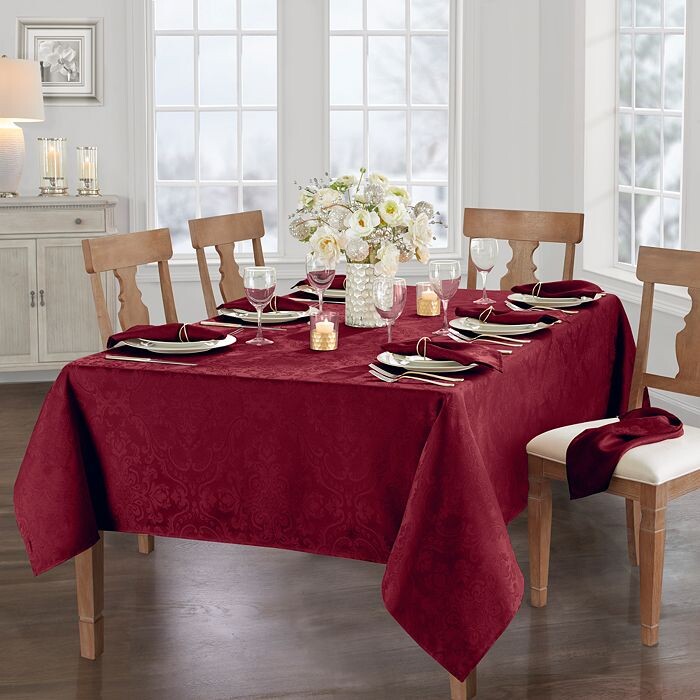

Caiden Elegance Дамасская скатерть, 52 x 52 дюйма Elrene Home Fashions, красный