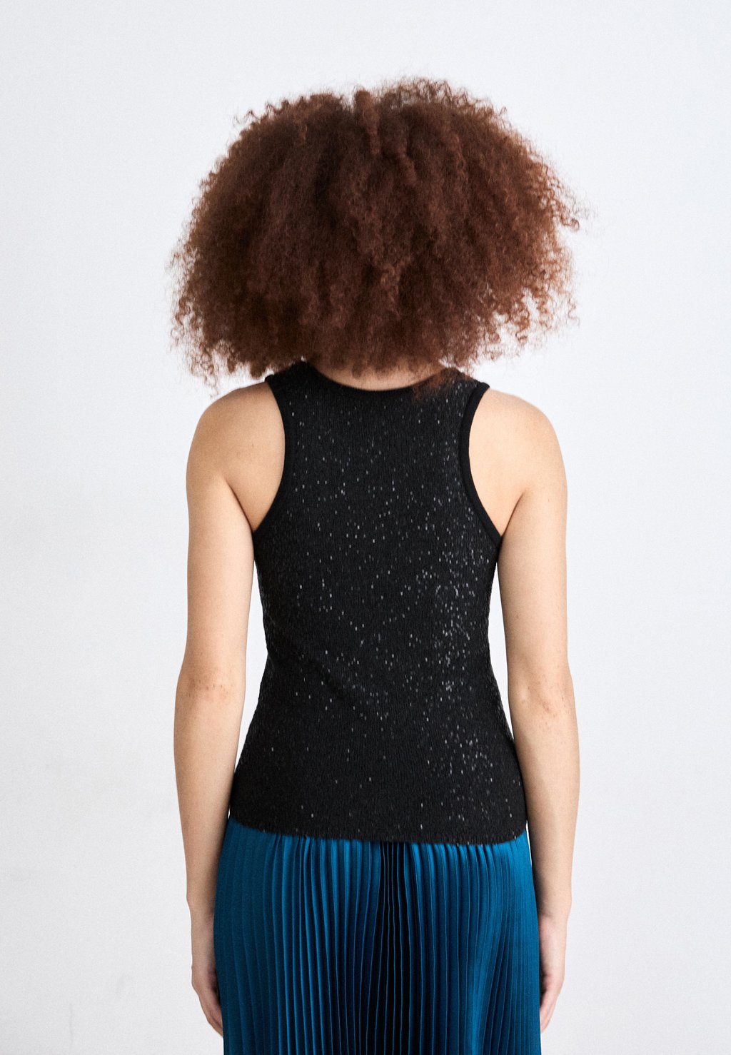 

Топ SEQUIN DKNY, черный