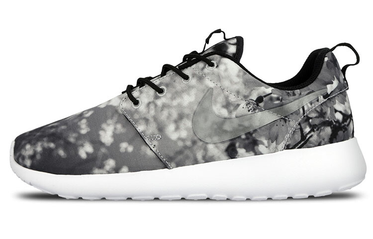 

Кроссовки Nike Roshe One Cherry Blossom Women's