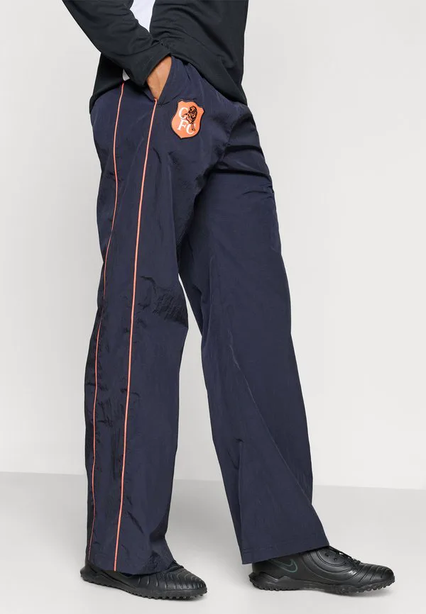 Клубная одежда cfc в штанах Nike Performance, Pitch Blue/Turf Orange/White — фото 4