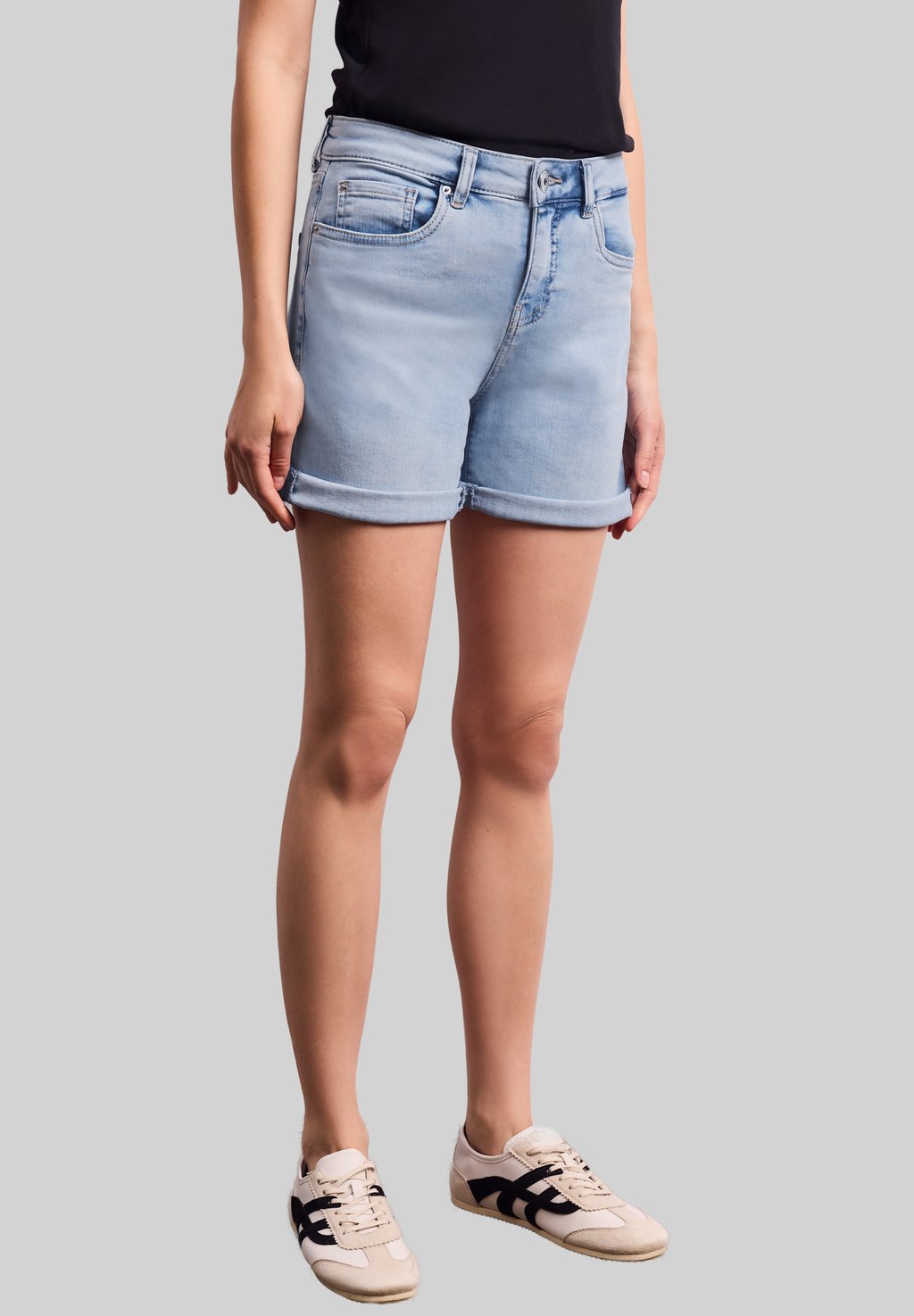 

Джинсовые шорты IM CASUAL FIT Street One Studio, цвет Blau