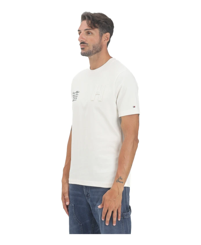 

Кремовая футболка в университетском стиле Tommy Hilfiger, бежевый