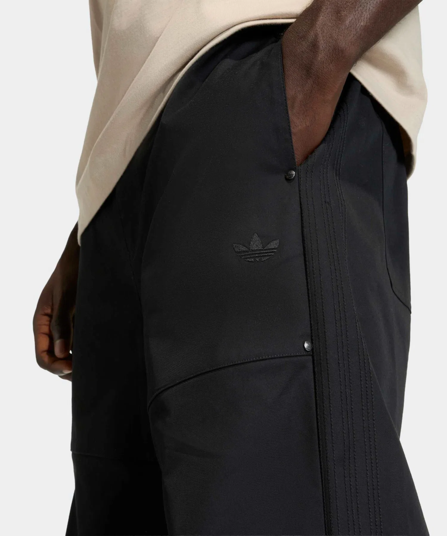 Брюки adidas ORI PREMIUM ESSENTIALS WIDE PANTS с логотипом Trefoil и твиловой отделкой, весна/лето 2026 — фото 4