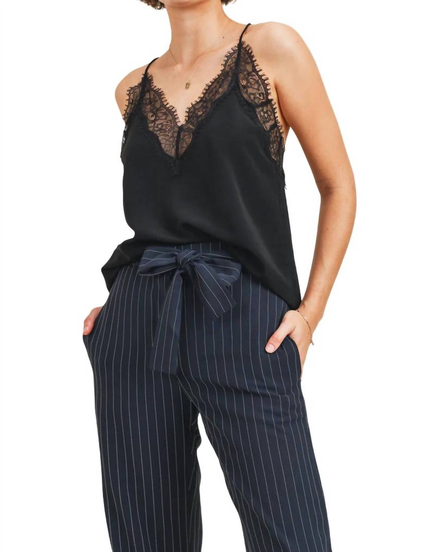 

Топ Devon Silky Lace Cami черного цвета RESET by Jane