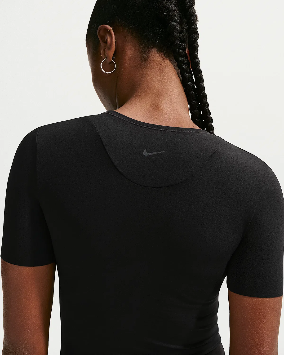 Женский топ Nike Zenvy с коротким рукавом Dri-FIT, Black/Cool Grey — фото 2