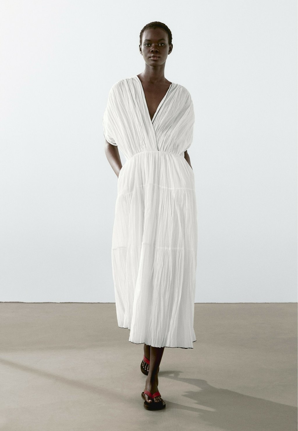 

Повседневное платье CONTRAST Massimo Dutti, белый