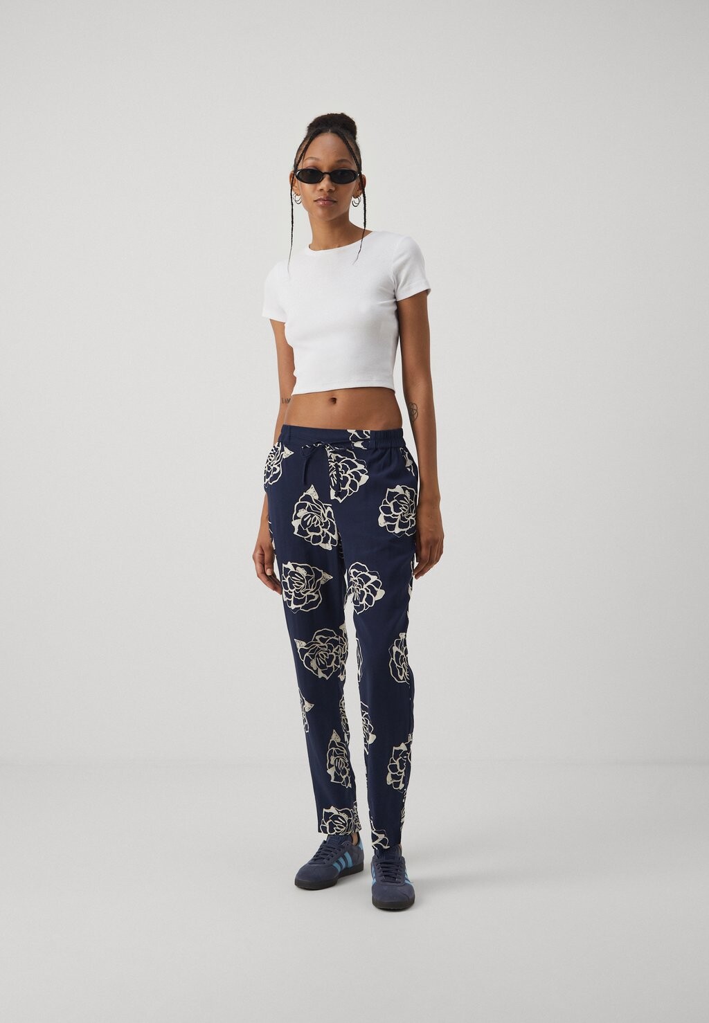 

Брюки Vmeasy Pants Vero Moda, темно-синие