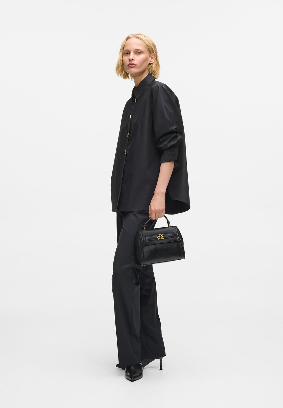 

Сумка KARL LAGERFELD AUTOGRAPH HANDLE BLCK, Black