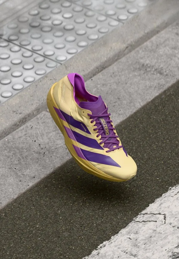 Кроссовки для бега по шоссе adizero takumi sen 11, песочный/насыщенно-фиолетовый/золотистый металлик Adidas Performance, Sand/Rich Purple/Gold-Coloured Metallic