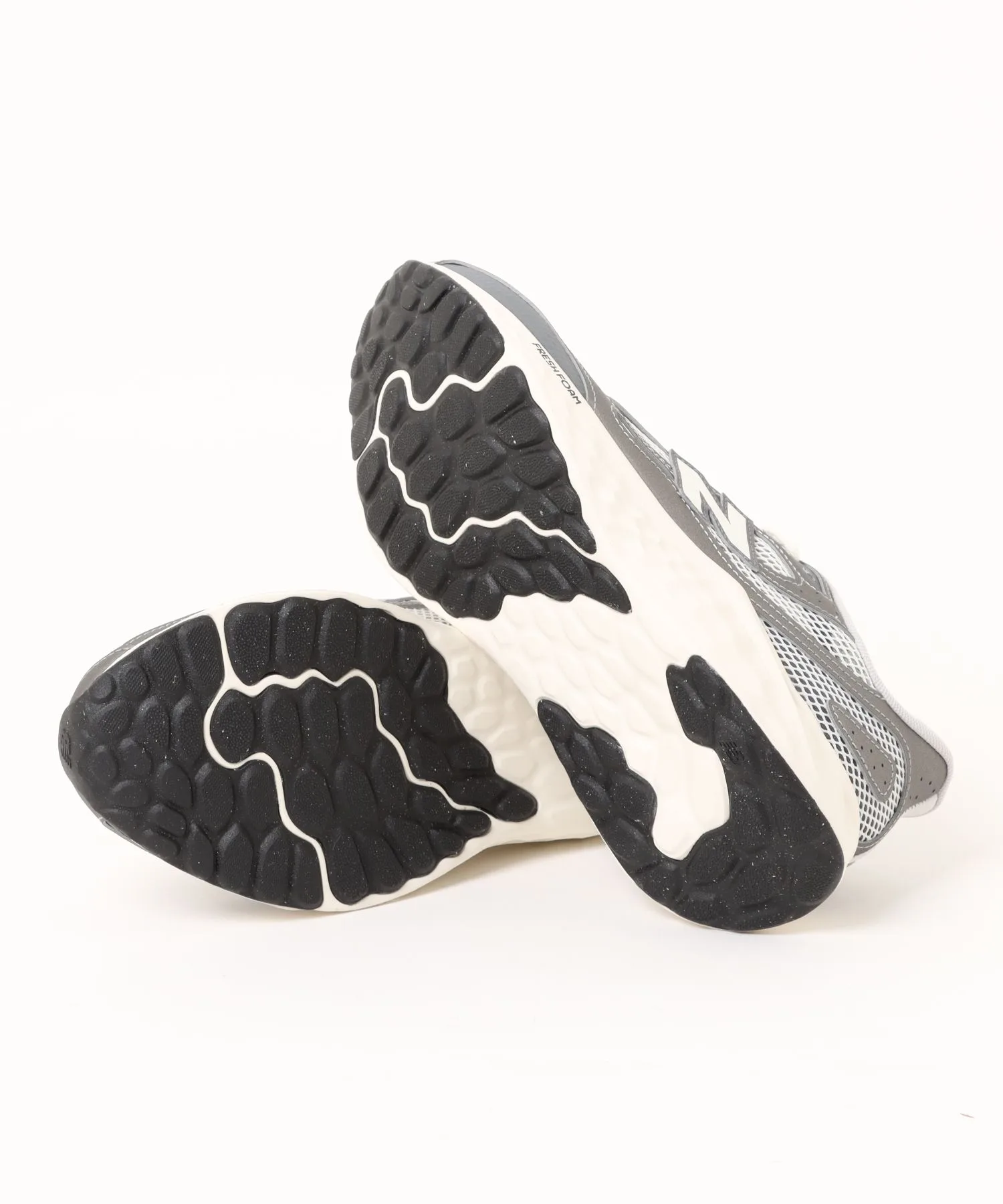 Мужские кроссовки New Balance FRESH FOAM ARISHI V4 серые — фото 3