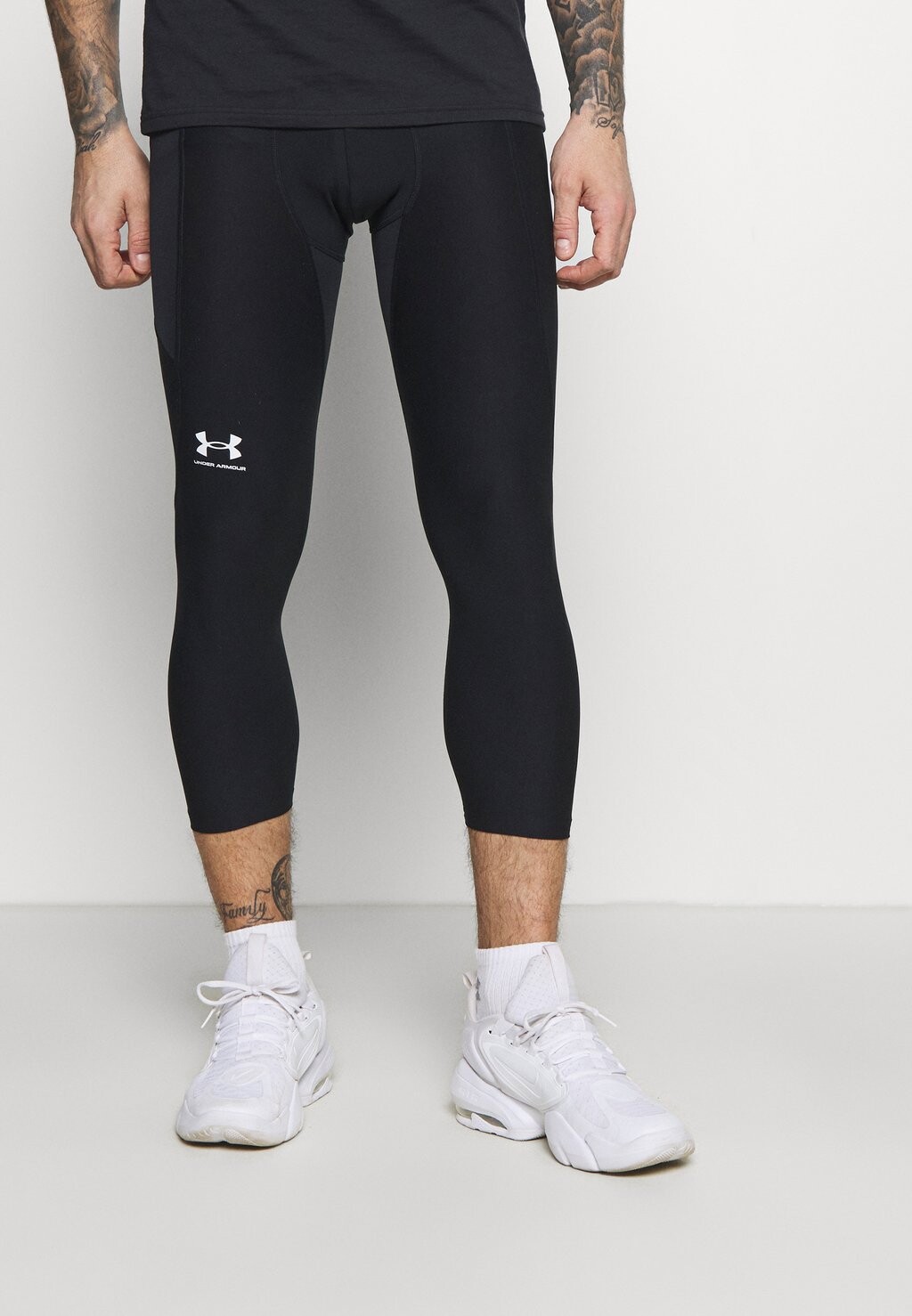 

Тайтсы Under Armour, черный