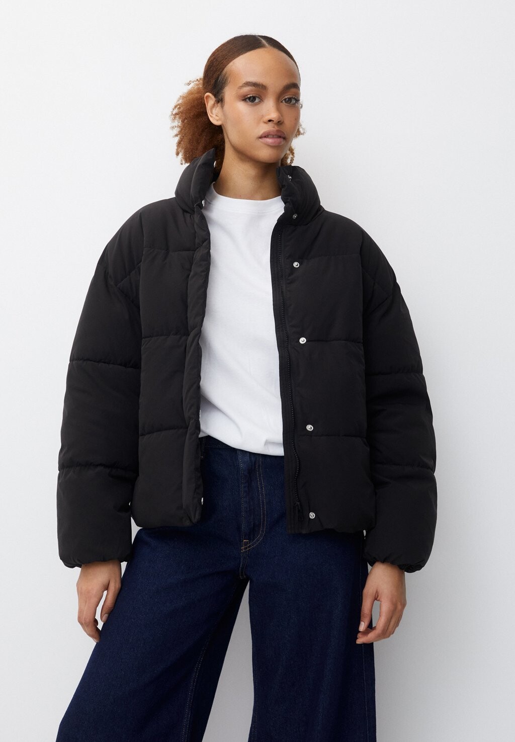 

Куртка зимняя Puffer With A Funnel Collar PULL&BEAR, черный