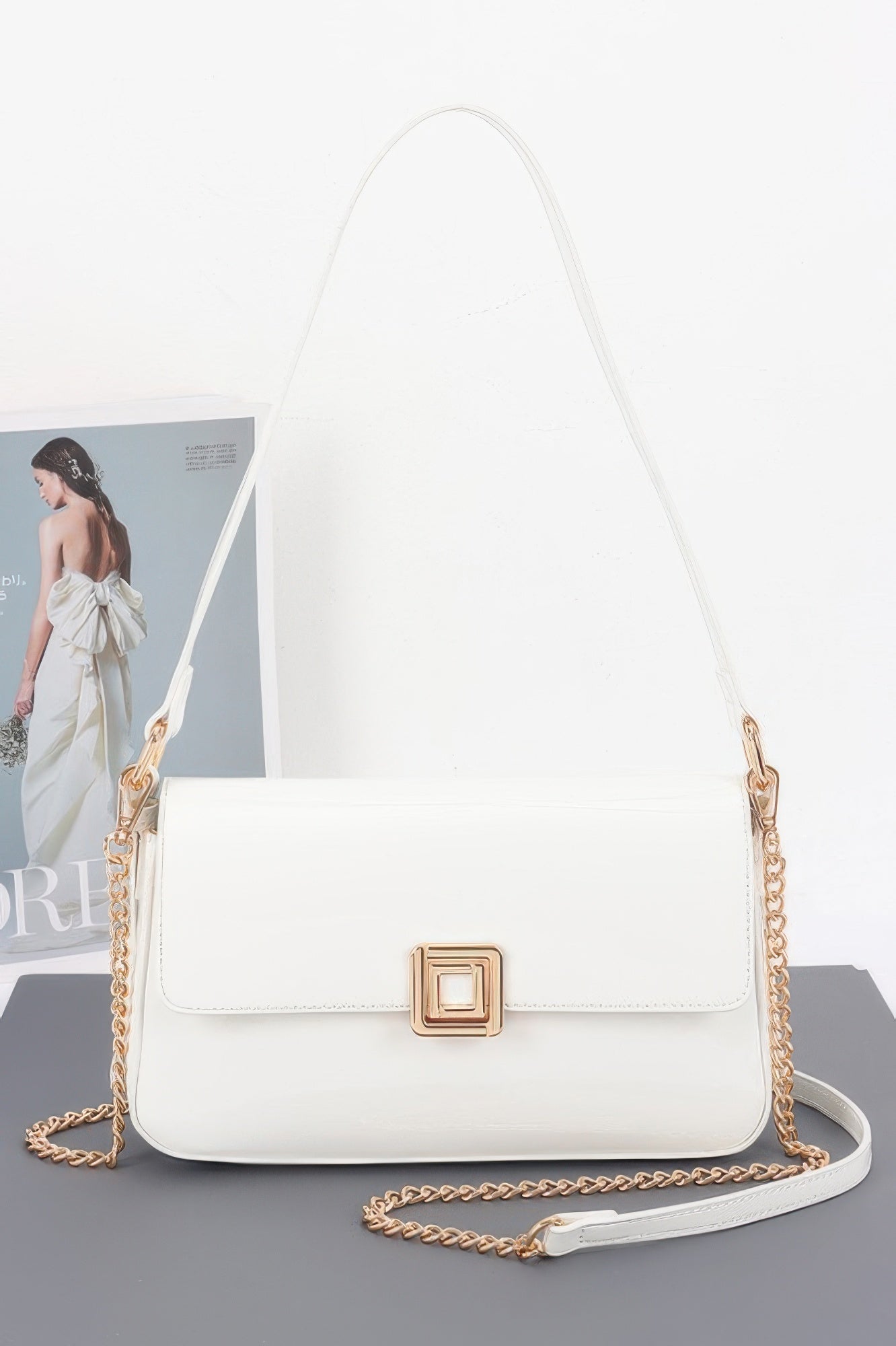 

Сумка через плечо с эмалированным клапаном FASHNZFAB, белый