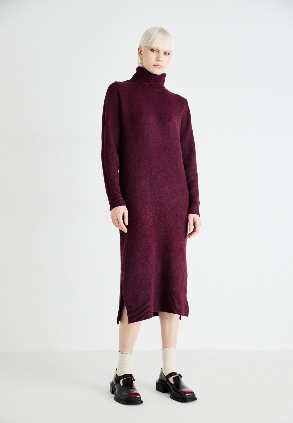 

Платье-джемпер VMBOOM ROLLNECK DRESS Vero Moda, темно-красный