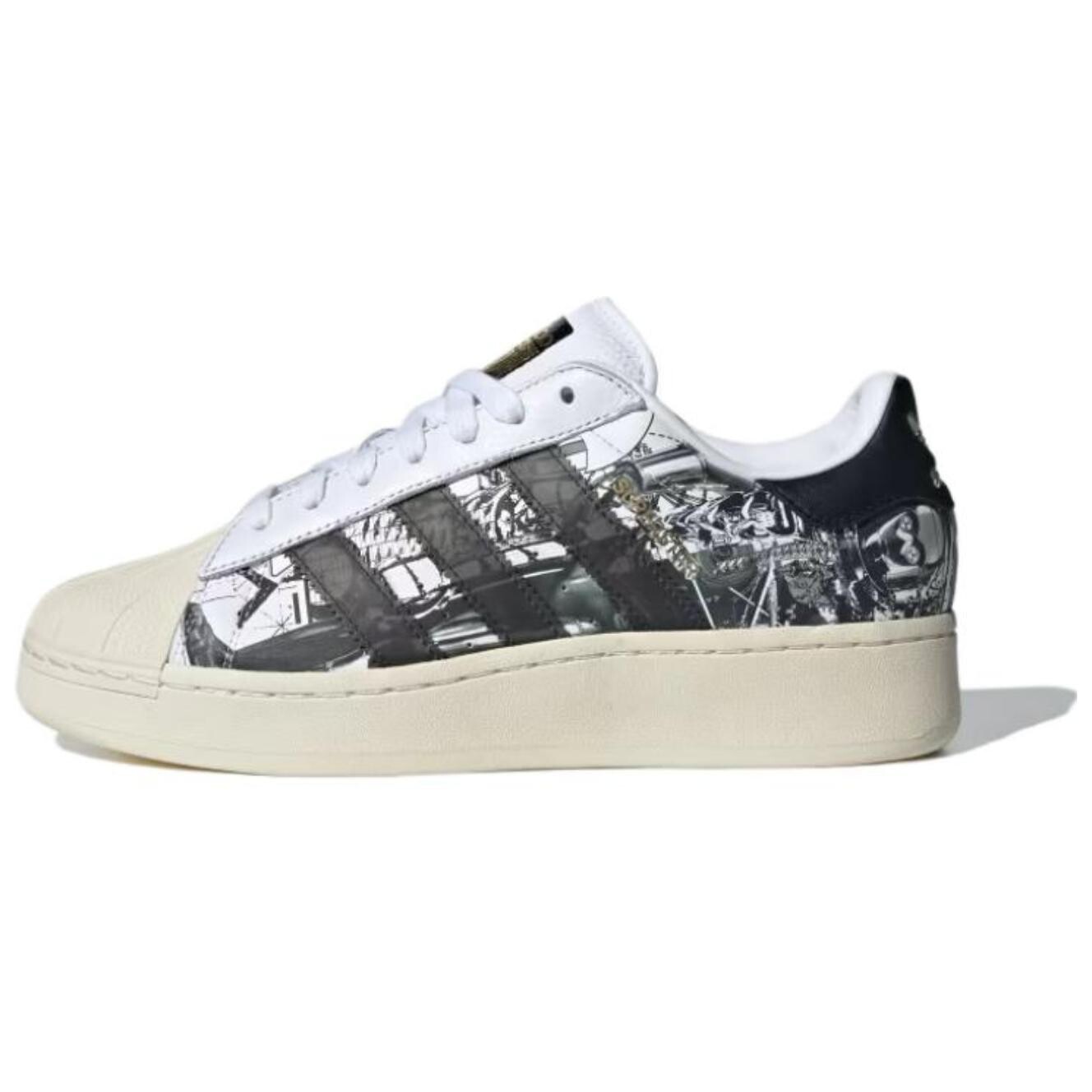 

Кроссовки Adidas Superstar XLG Nanzuka Star Wars R2-D2 And C-3PO, белый/черный