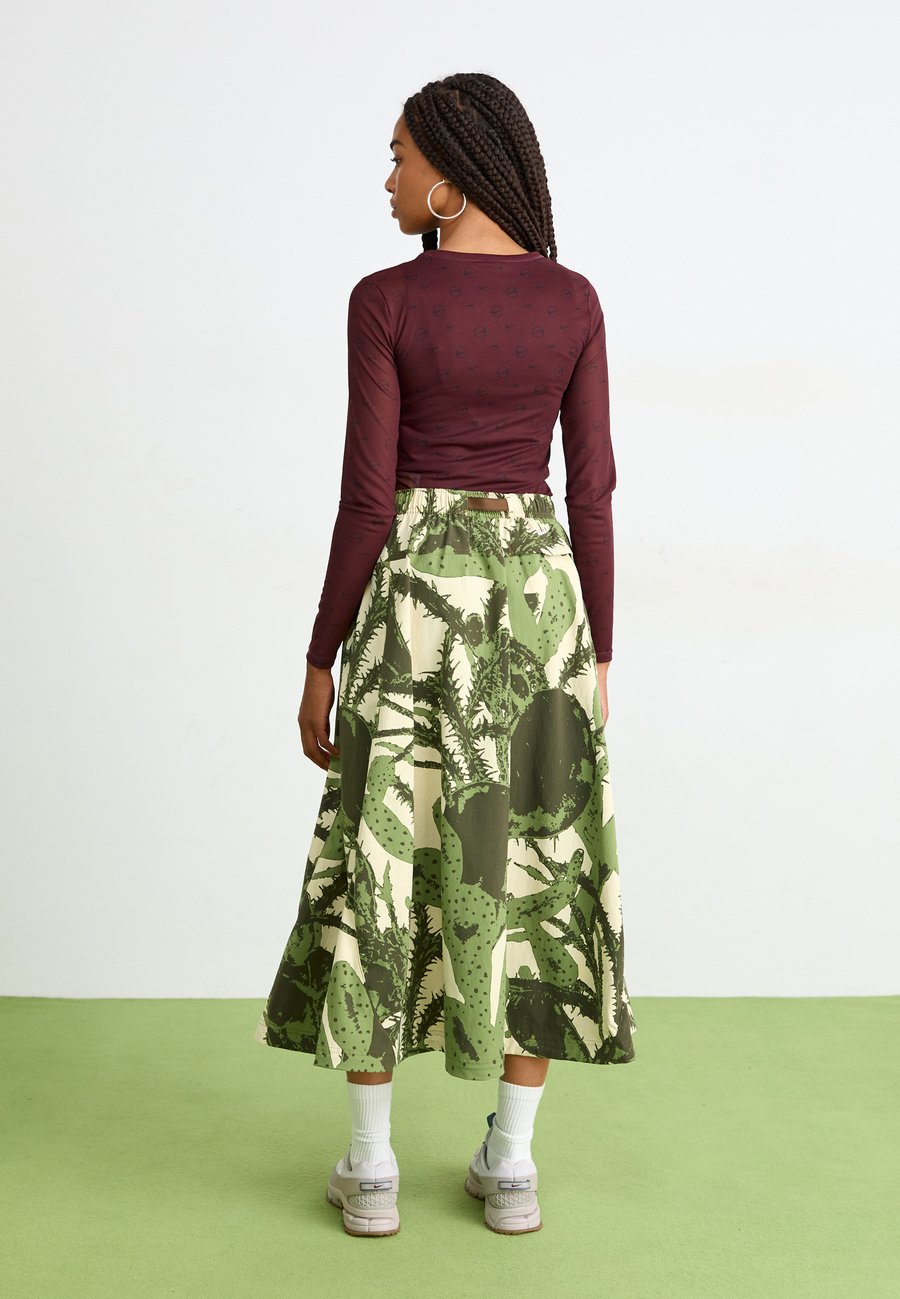 Юбка Nike ACG SMTH SMMIT SKIRT, Light Khaki/Mosswood Brown/Khaki — фото 3