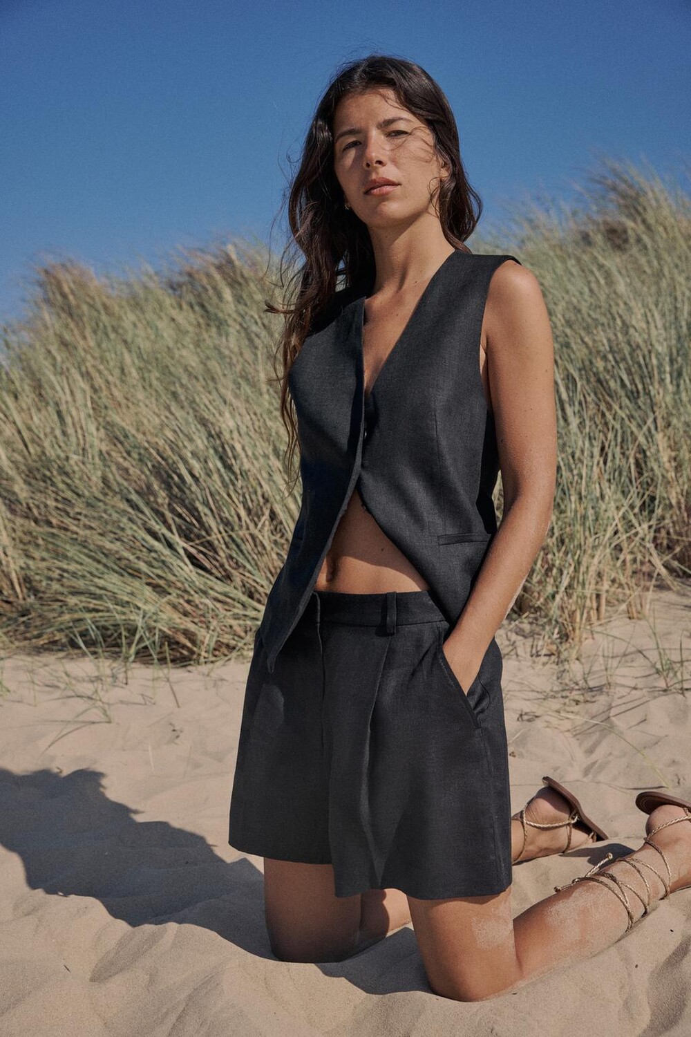 

Льняной жилет на заказ ZARA, черный