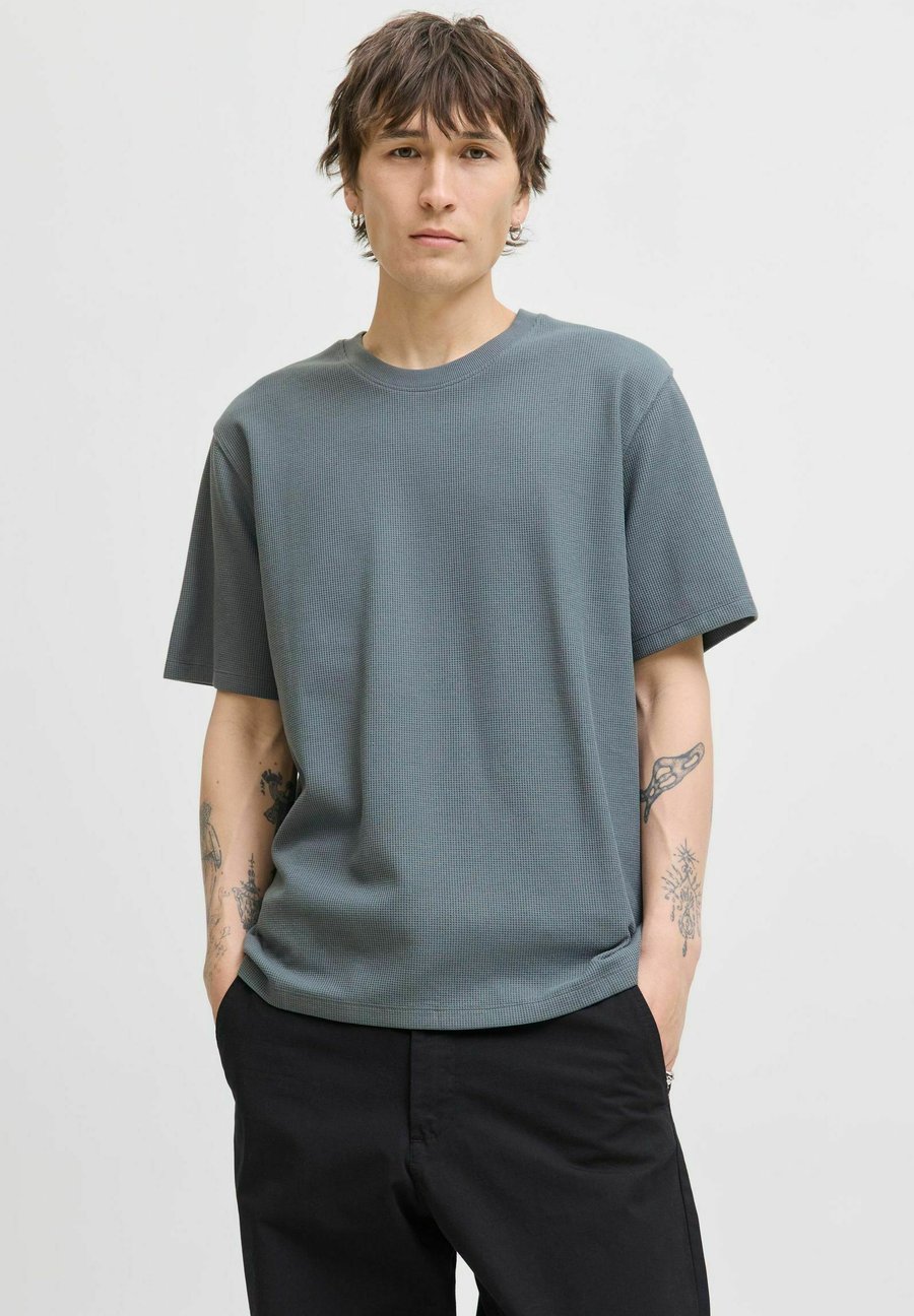 

Футболка Jack & Jones EINFARBIG, Stormy Weather/Grey, Серый, Футболка Jack & Jones EINFARBIG, Stormy Weather/Grey