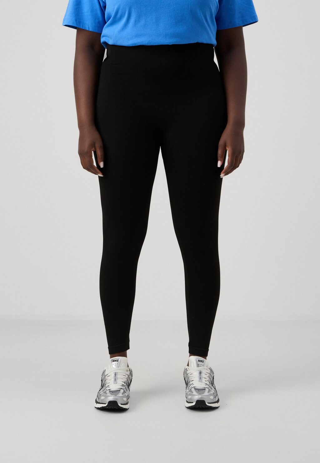 

Эластичные брюки VMCISA SEAMLESS Vero Moda, черный
