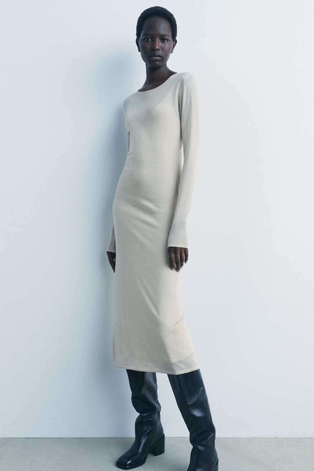 

Длинное блестящее трикотажное платье ZARA, цвет stone