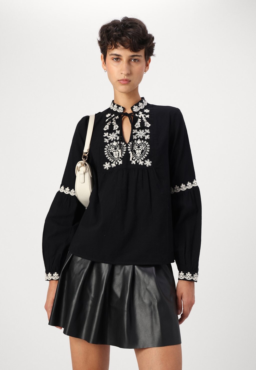 

Блуза VMRITAH TOP Vero Moda, черный