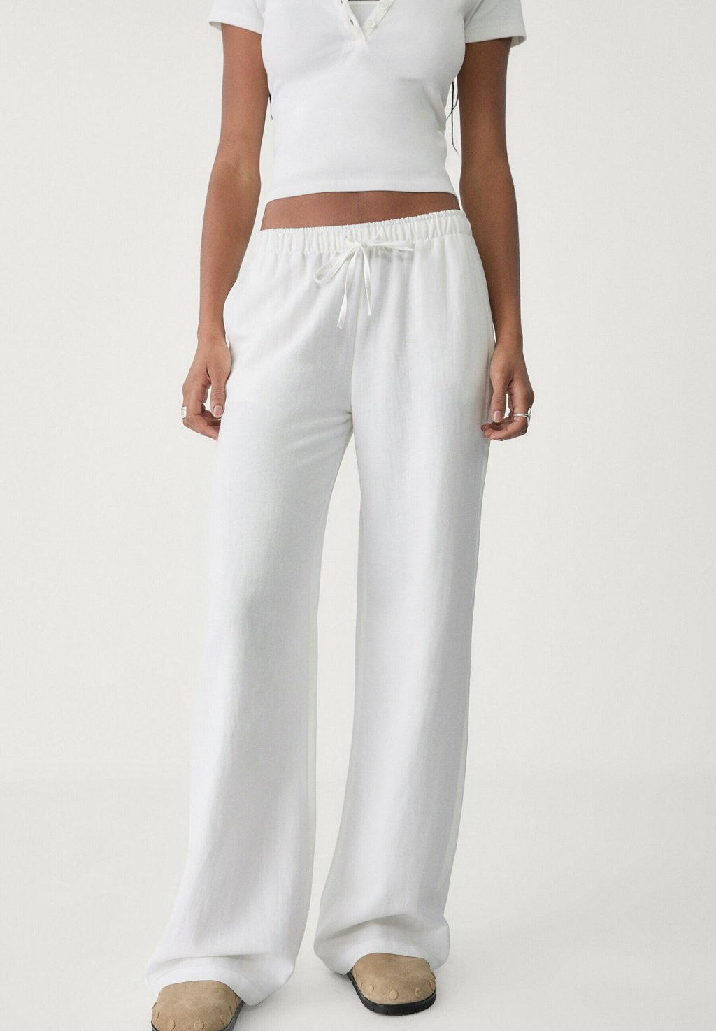 

Брюки DRAWSTRING Stradivarius, White