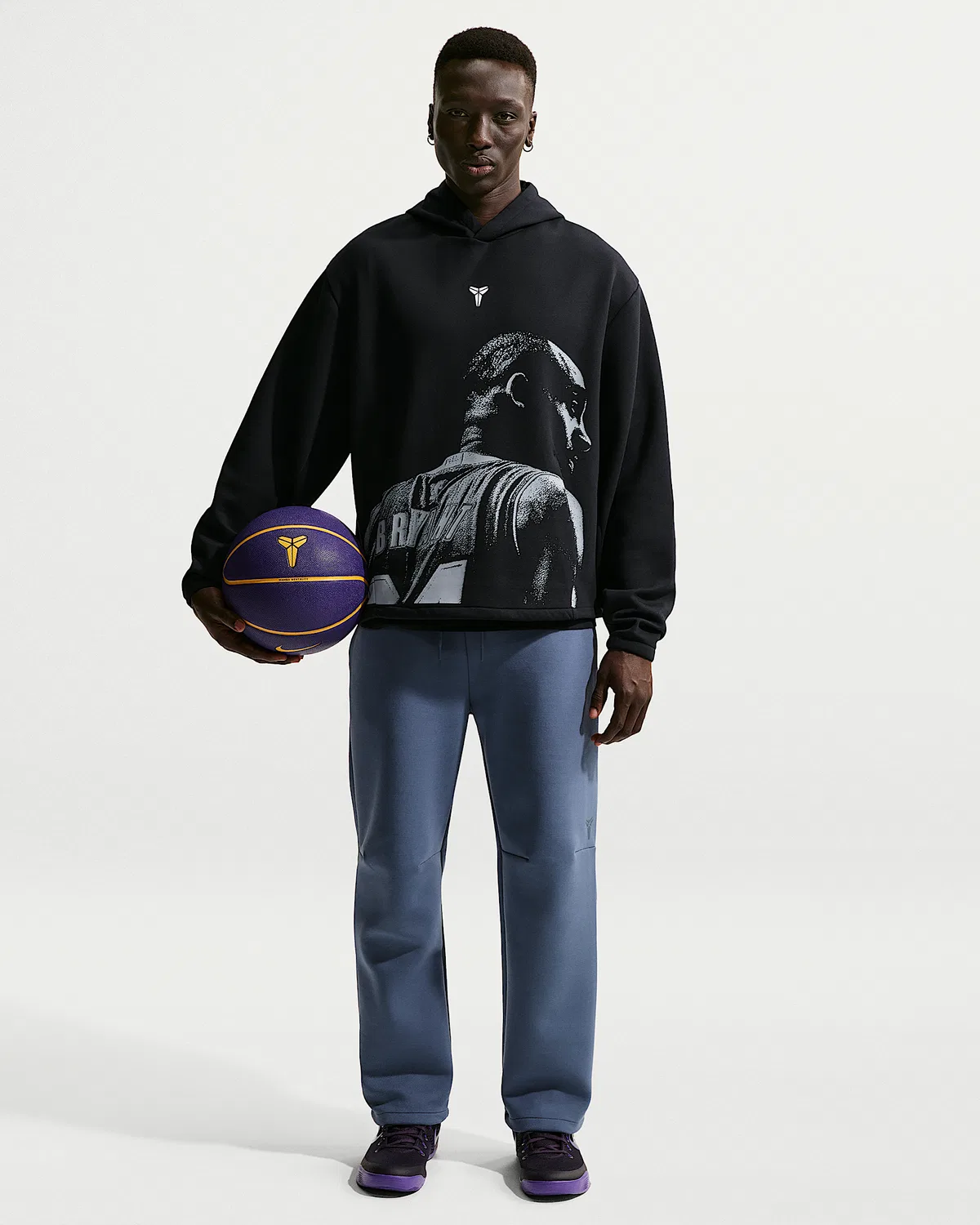 Мужская баскетбольная худи-пуловер Kobe из флиса Dri-FIT, Black/White — фото 4