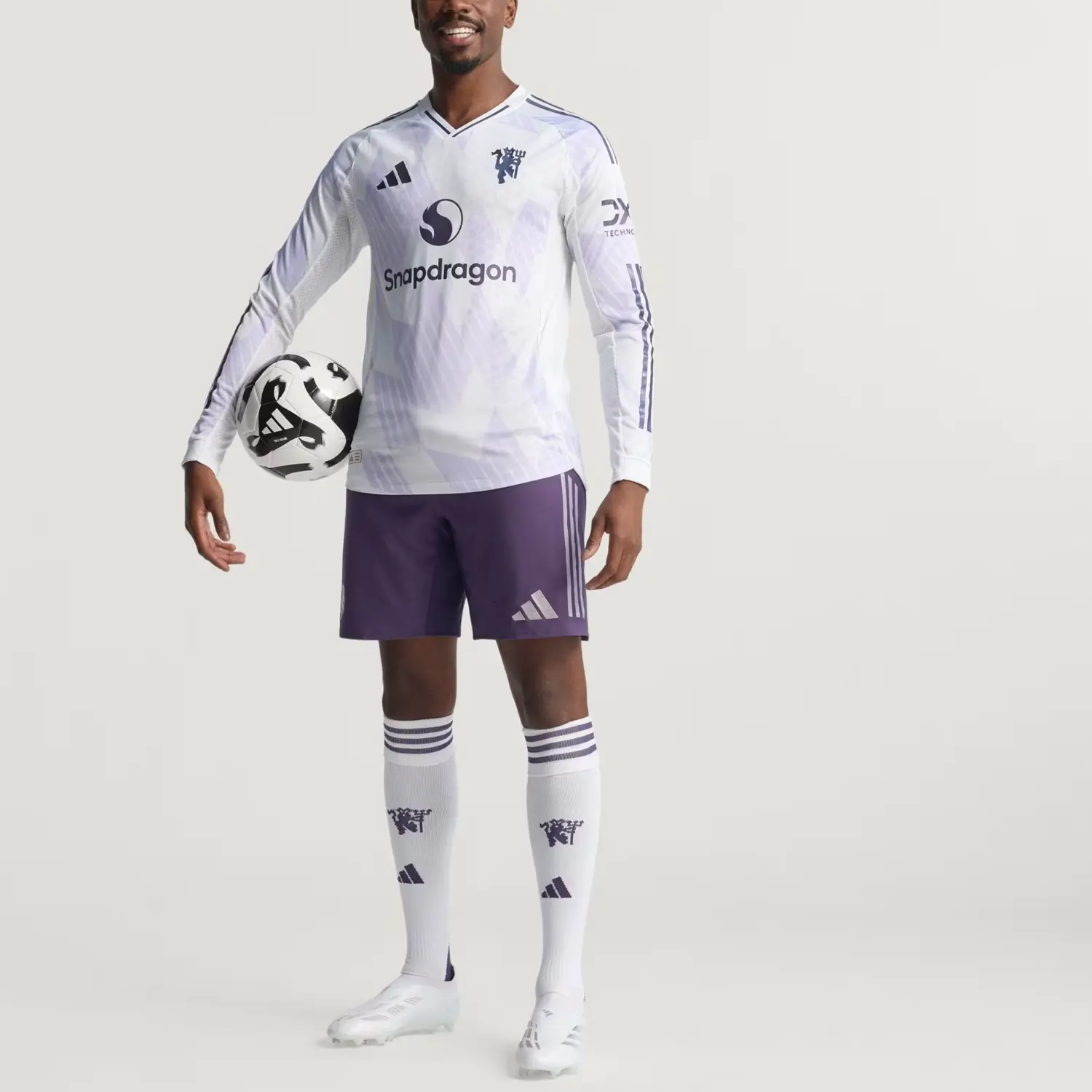 Футболка Manchester United Theatre of Dreams 25/26 Away Authentic мужская Adidas, белый — фото 3