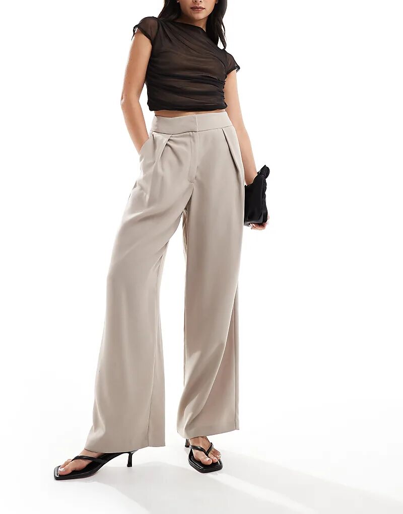 

Широкие брюки бежевого цвета River Island