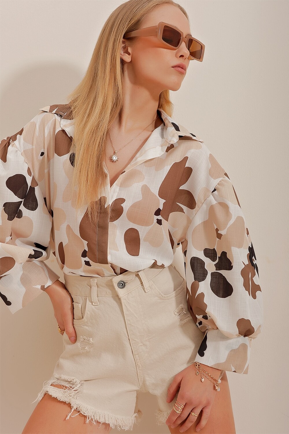 

Рубашка - Бежевая - Классический крой Trend Alaçatı Stili, бежевый