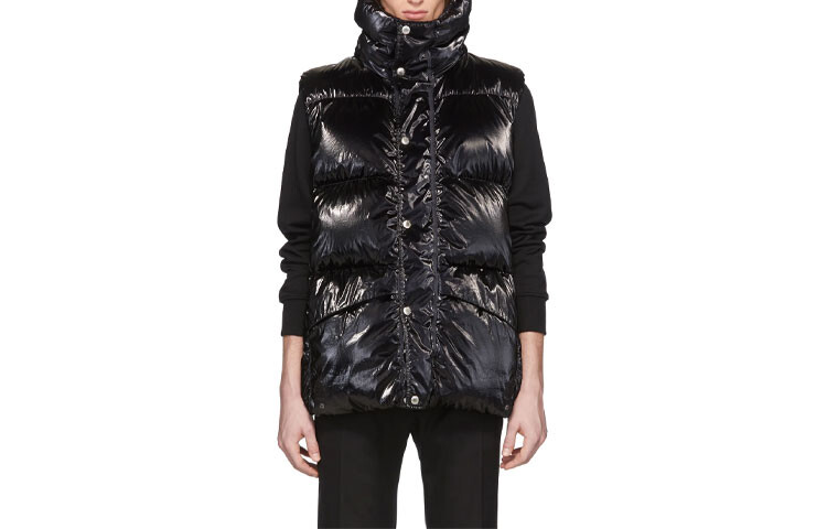 

1017 Alyx 9см X жилет мужской черный Moncler