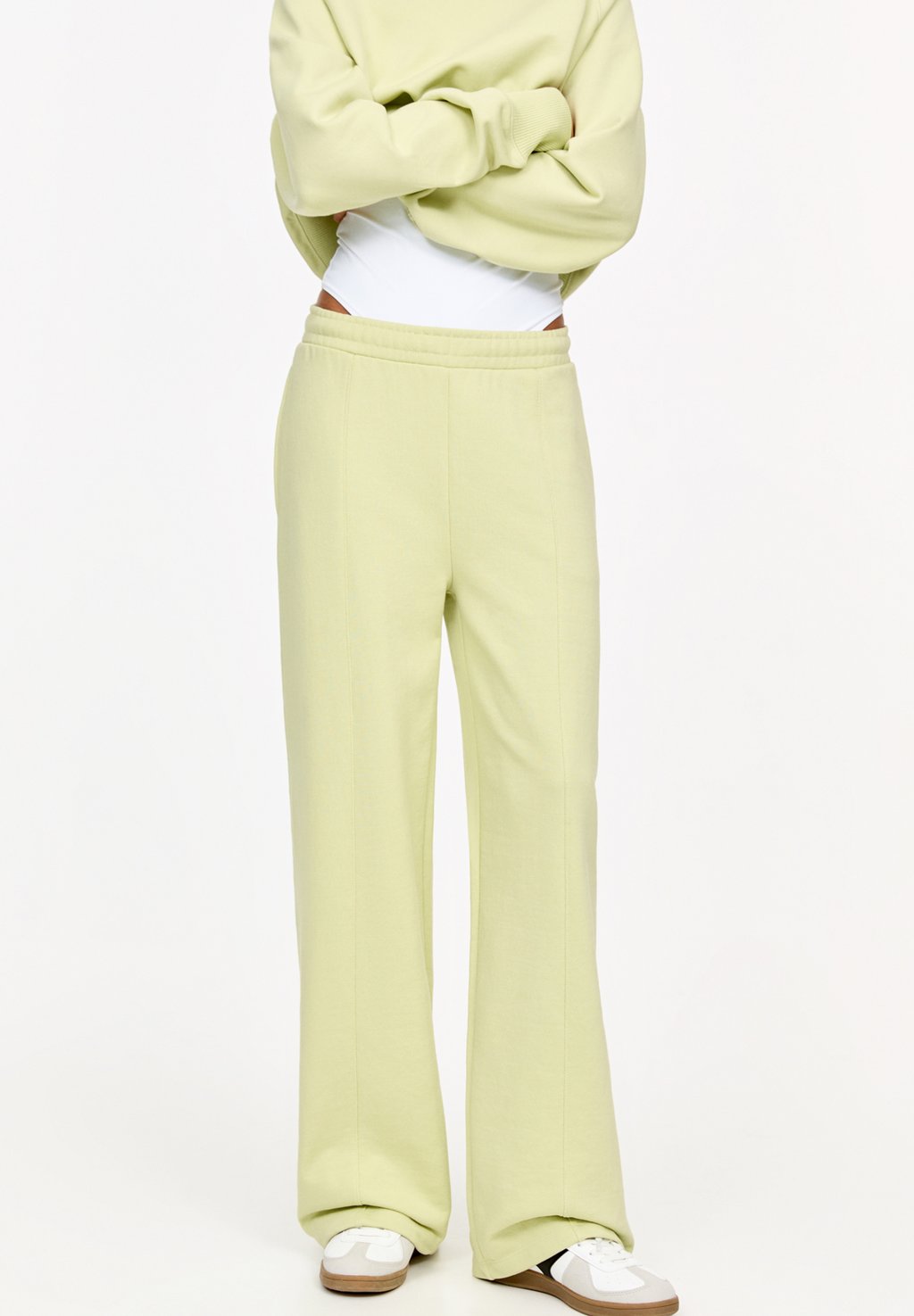 

Спортивные брюки JOGGER PULL&BEAR, зеленый