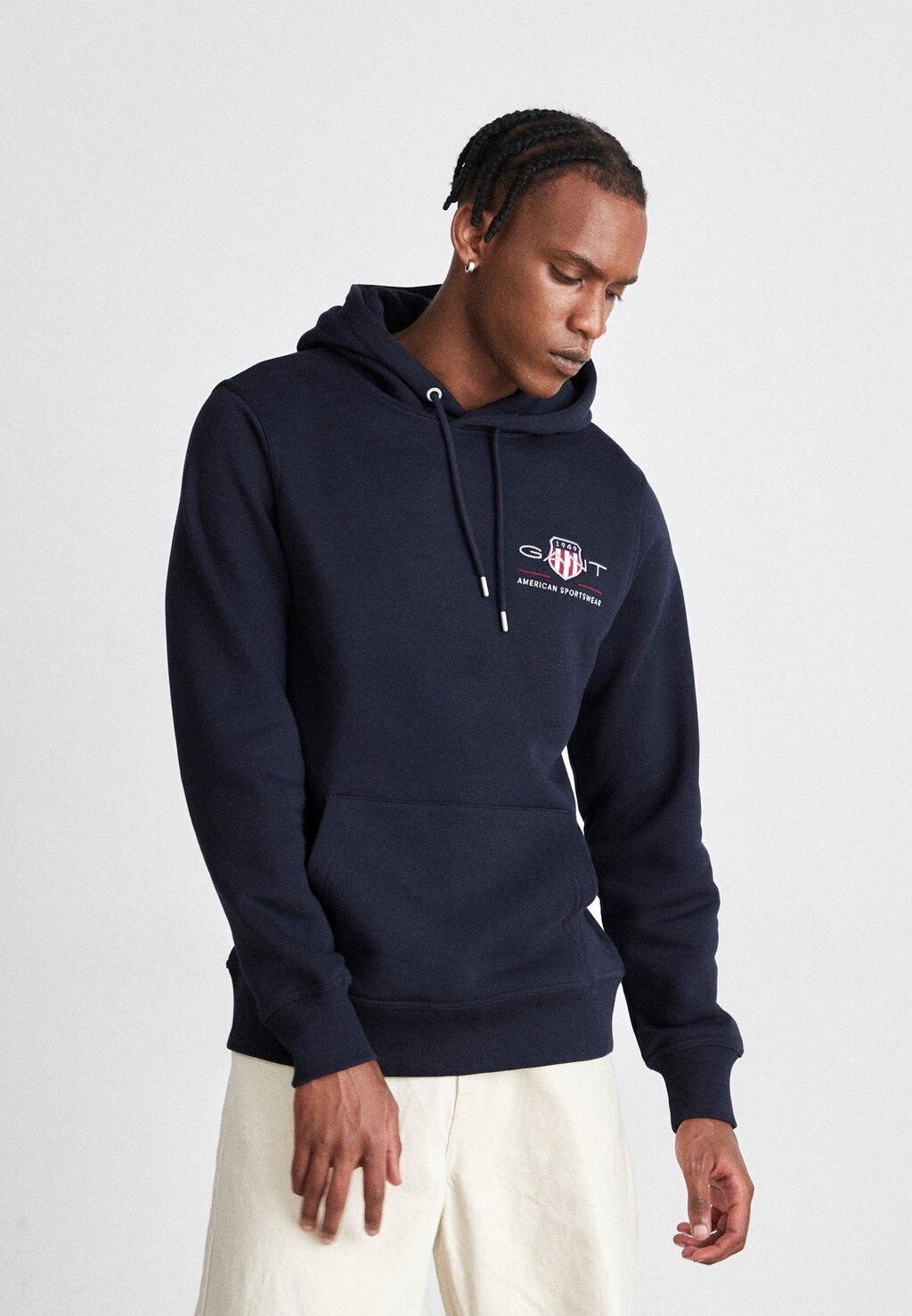 

Толстовка MEDIUM ARCHIVE SHIELD HOODIE GANT, вечерний синий, Черный, Толстовка MEDIUM ARCHIVE SHIELD HOODIE GANT, вечерний синий