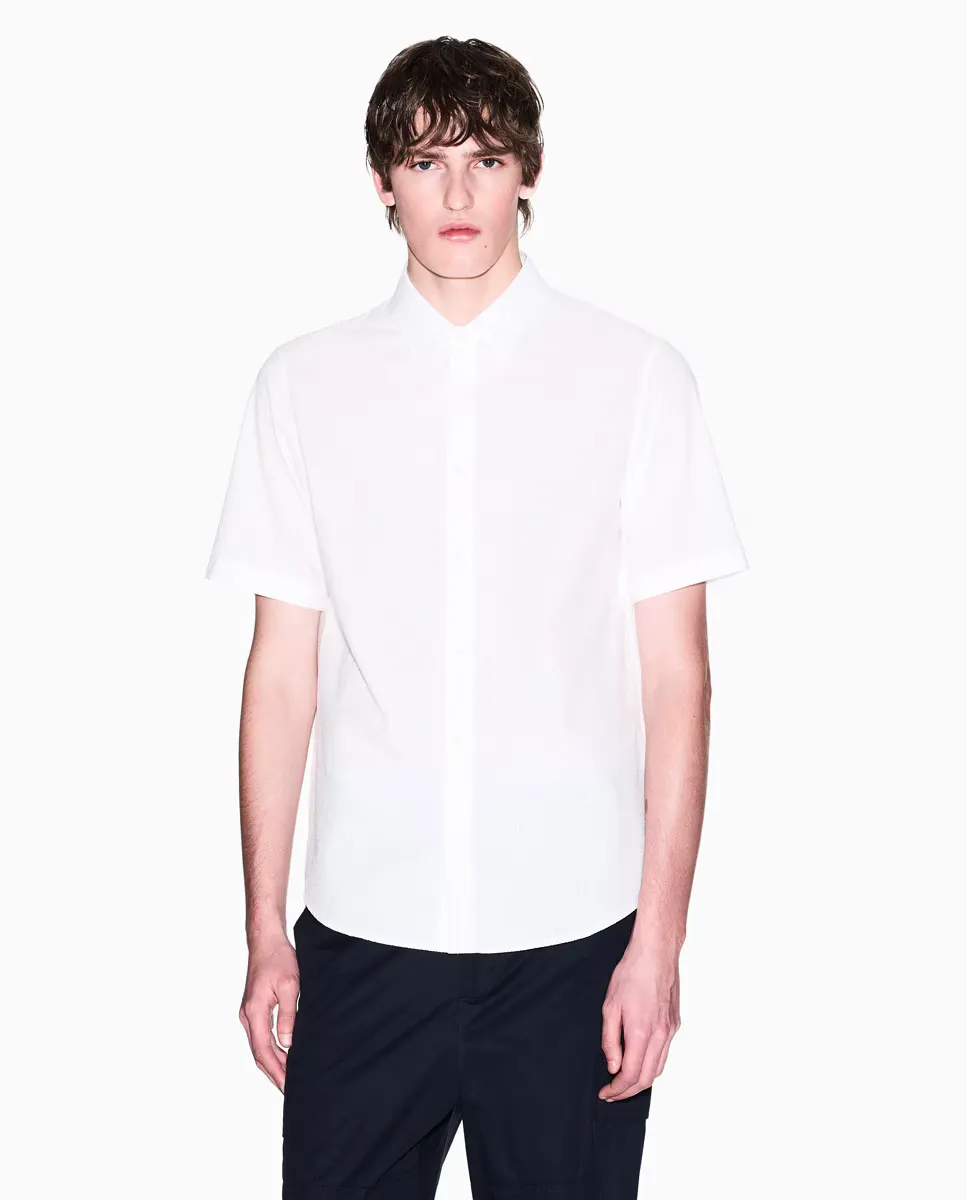 

Мужская рубашка с короткими рукавами из сирсакера Armani Exchange, цвет Crudo