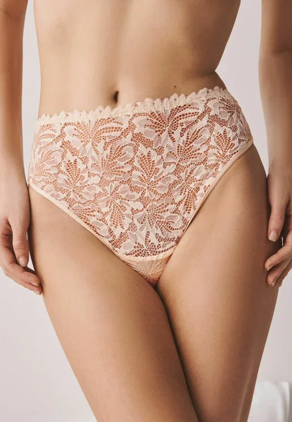 Трусы Next, High rise high leg fit lace front nvpl knickers 3 pack, кораллово-розовый, зеленый, кремовый — фото 3