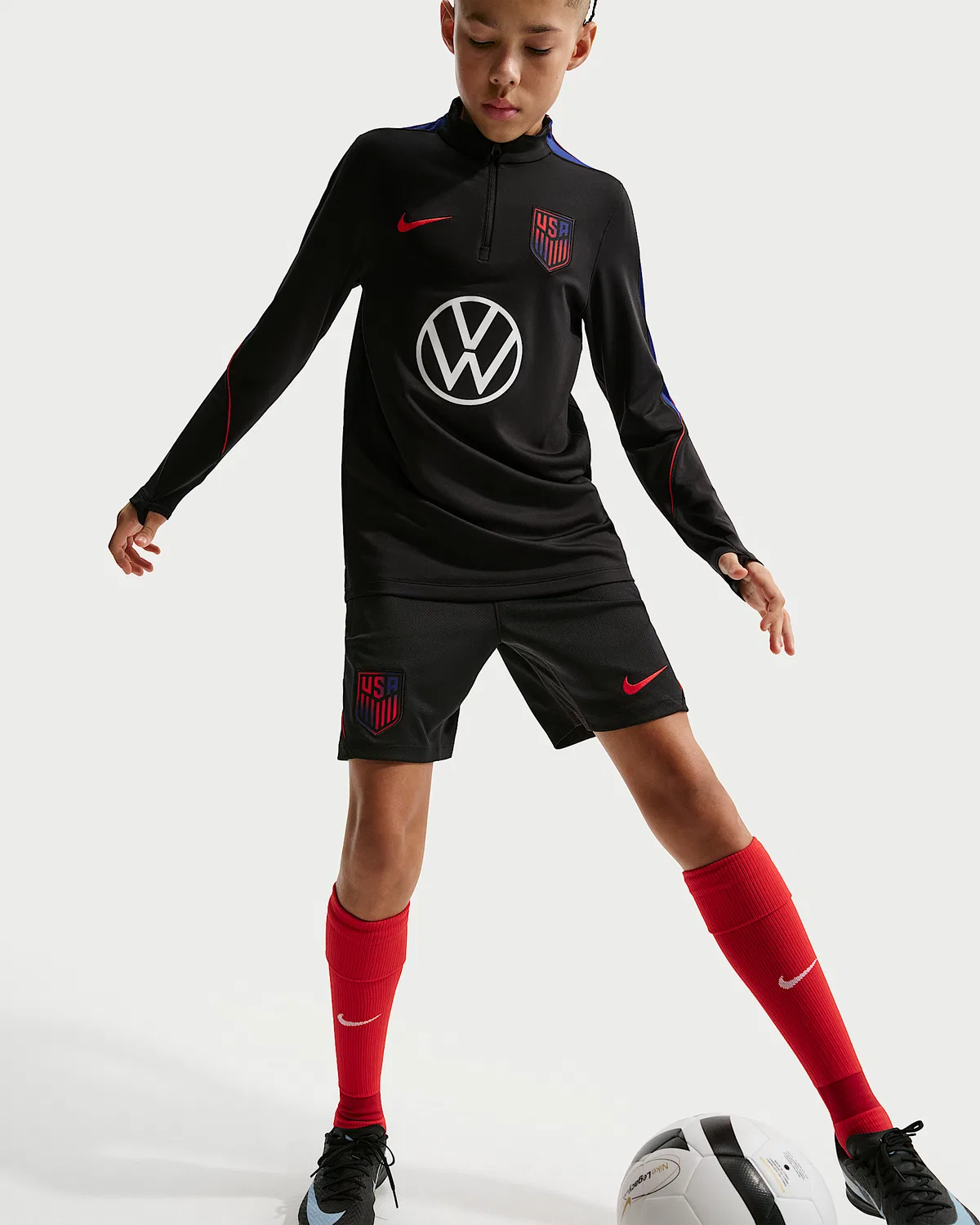 Большие детские шорты Nike Dri-FIT Soccer Knit USMNT Strike, Black/Deep Royal Blue/Challenge Red — фото 4