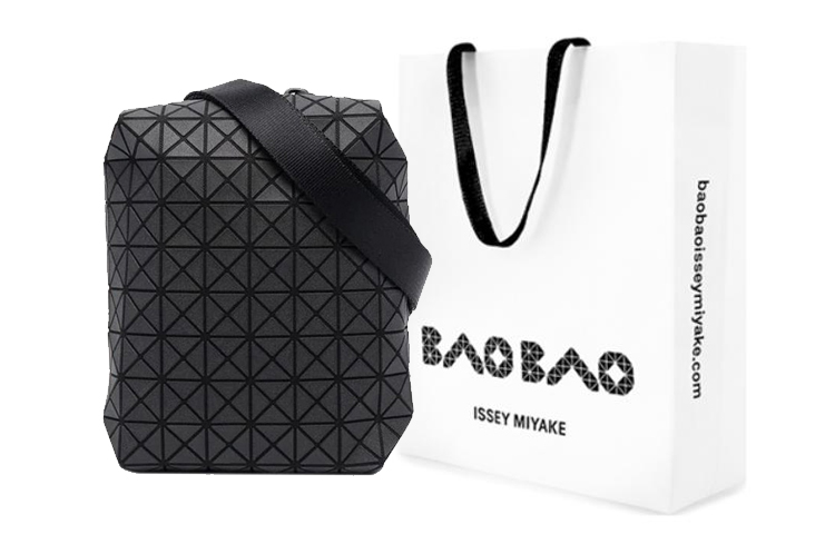 

ISSEY MIYAKE Хлопковый мессенджер через плечо малый мужской черный