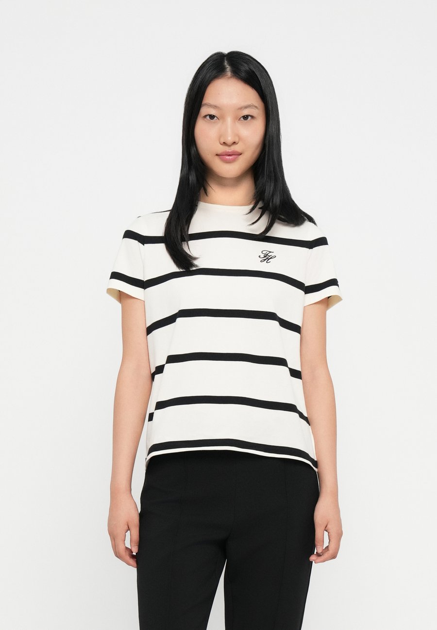 

Футболка Tommy Hilfiger SCRIPT TEE, Calico/Black/Beige, Черный, Футболка Tommy Hilfiger SCRIPT TEE, Calico/Black/Beige